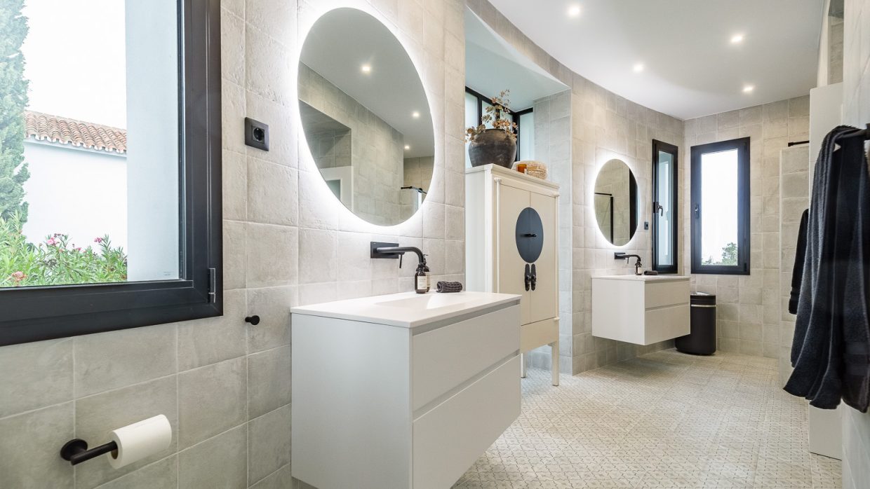 Nuevo cuarto de baño moderno del estilo Palencia publicado